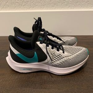 Nike Women’s Zoom Winflo 6 Running Shoes